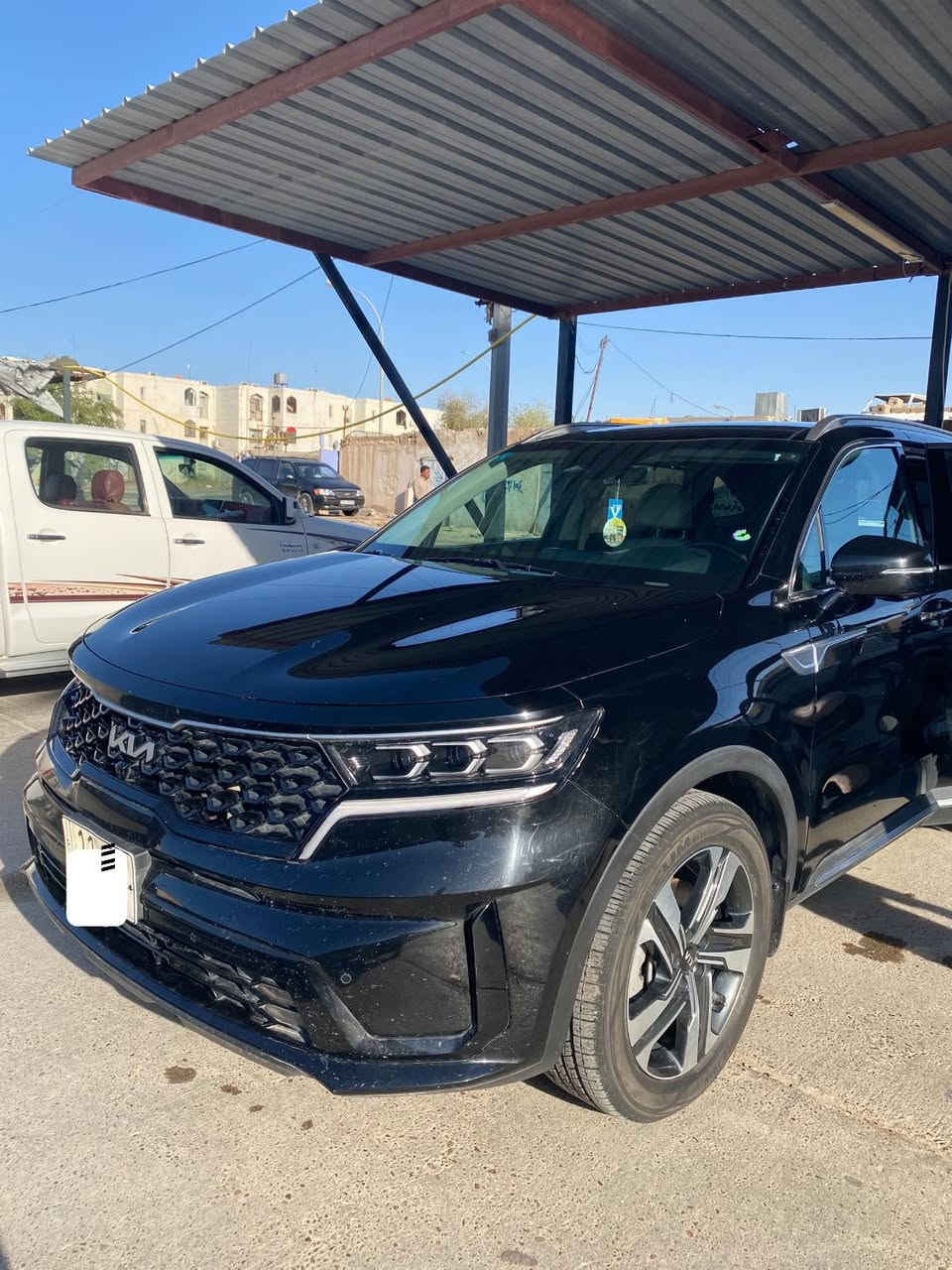 سورنتو هايبرد موديل ٢٠٢٣
فول مواصفات 
بانوراما 
بصمة 
كشنات كهربائي تدفئة وتبريد 
مقاعد vib 
بيها بابين وچاملغ الخلفي الجهة اليسار 
ايرباكات طاگة اثنين بس مال البوب 
السعر ٢٢ الف وبيها مجال 
للتواصل 
***********
