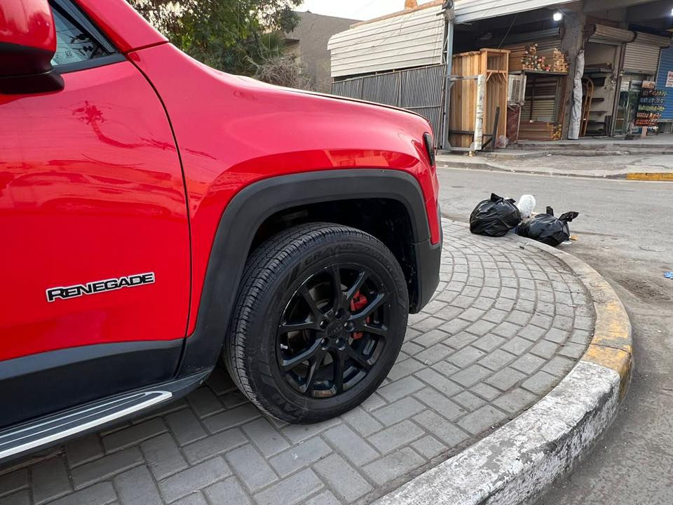 السلام  عليكم 
جيب  رنكيد   فئة  سبورت 
موديل السيارة  16  امريكي  
حادثها جاملغ بنيد  وباب خلفي عكس السايق  بدون  ارباك  
( صبغ فقط  رش فقط )
وبدون شواصي حتى نايلون الشركة مال شاصي موجود   
 السيارة مسويلها ادامة جديدة 
مبدل المكينة  والتبريد  
والصدر الامامي والخلفي  
الجامات امامي خلفي مبدلات جديد اصليات   
هزة ورقم جديد  اربيل  وباسمي   
تحكمات ستيرن  شاشة  
بجم كامل  زنون لايت  اكس وبلوجكتر واشاير ابيض 
كشنات مخمل نضافة السيارة  95 بالمية
مسويلها  بالجديد بوليش  ونانو  سيراميك  
مكان السيارة  بغداد الدورة 
عرضها ب113  وبيها  مجال  
للاستفسار  ***********
