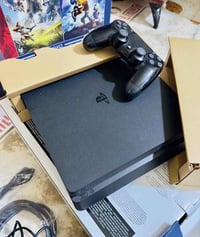 بلي 4 مستجعل للبيع محتاج فلوس تريد هذا رقمي 07716282865 لتراسل هنا خاب...