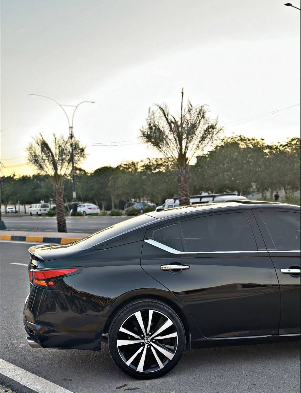 nisan altima 2019 sv plas
قەپات قەپات مواسفات
بی سبوخ بی پارچە گۆراو

بریک هۆلد رادەر خەتی جادە حاسە 

هەر چوار تایەکەی لۆک لۆکە

هەر چوار ویلی لۆک لۆکە

رۆن گیر و مەکینەی تازەیە

تەقە و رەقەی تیا نیە

سەیارەکە ماڵی دۆستە کامل جایزە مەسروف هیچ تیا نیە

بەردی سالنسای تیایە گلۆپ ناو شاشەی ئیش ناکا

هەمووی مەزبووتە

شوخت چاڵ نیە 

یەک چال بچوک هەیە و تەواو

سعری145وەرەقە و مەجال

***********

1N4BL4DV1KC205377
