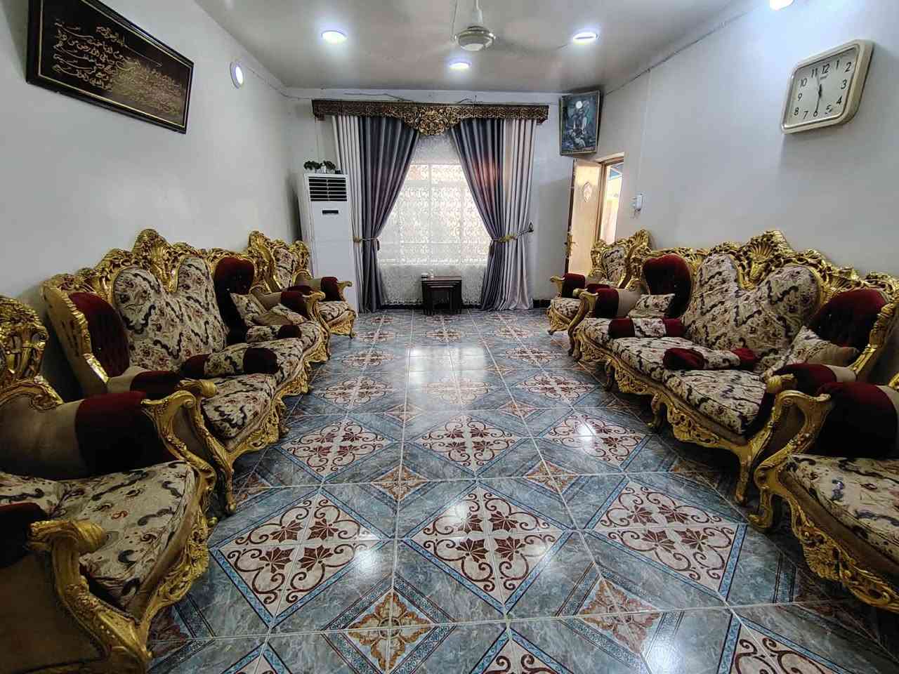 بيت للبيع كوت الفلاحيه قرب مركز شرطه مساحه 200متر واقع حال 250متر خدمات كامله ماء كهرباء مدارس مجاري تبليط لبيت طابقين..... يتكون لبيت من.. 4غرف نوم.. هول.. مطبخ.. استقبال.. مجمع صحيات... كراج... حديقه.... سعر 190مليون وقابل للتفاوض


**إذا كنت صاحب هذا الإعلان وتريد حذفه لأي سبب، رجاءا أرسل رسالة إلى الدعم الفني**