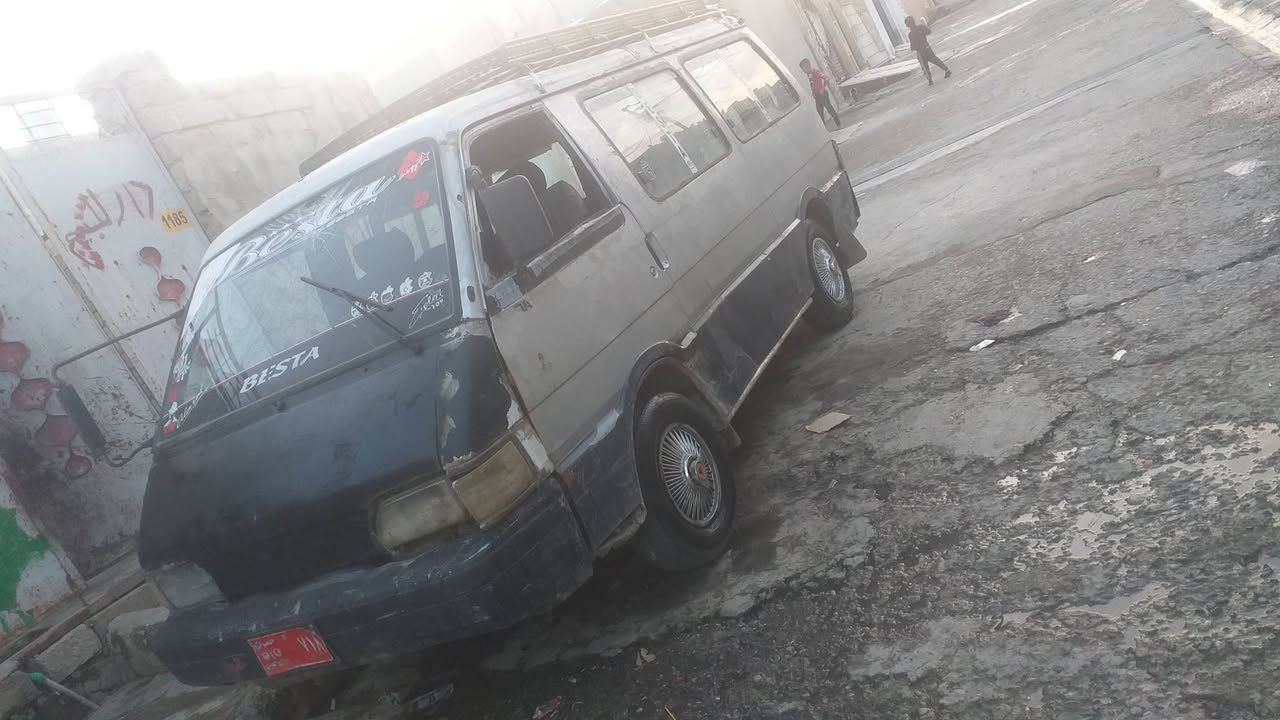 كيا بستم رقم احمر مكينه وقير شرط سعرها 15 اذا اكو بريجه معارض ما يخال***********
