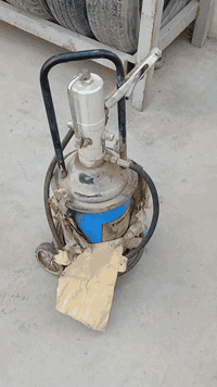 مشحمه صنع تركي هواء للبيع مستعملة شهرين بس السعر ١١٠ ألف للتواصل 07717...