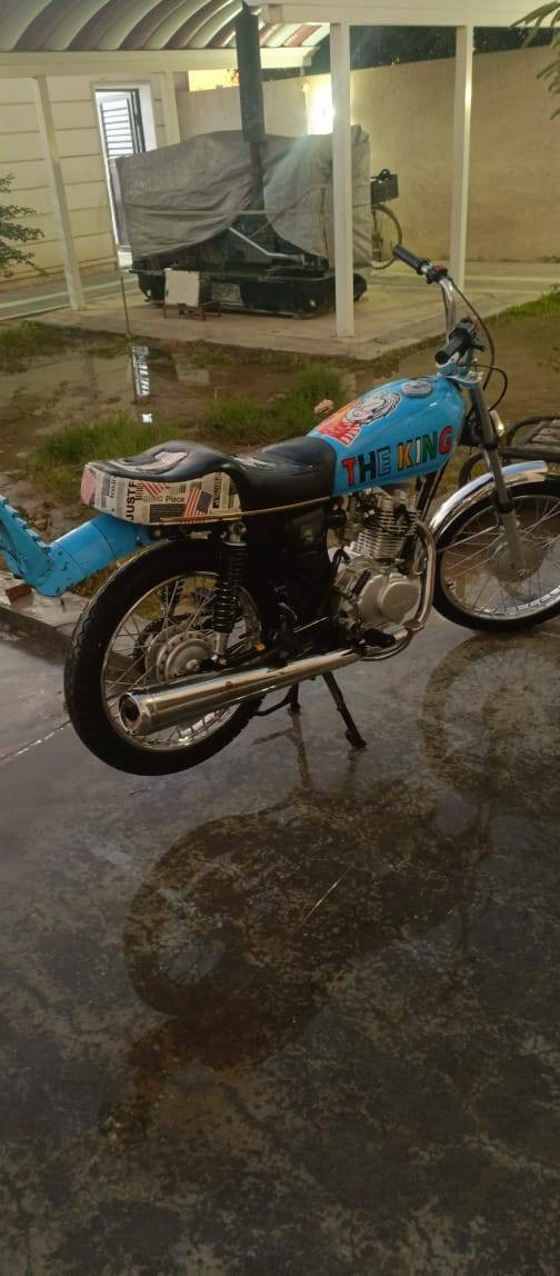 سلام عليكم دراجه تعمير شاصي اصلي 22 اوراق اصولي محركها شلامجه مكاني شطره الشري يتصل ويدلل ***********
