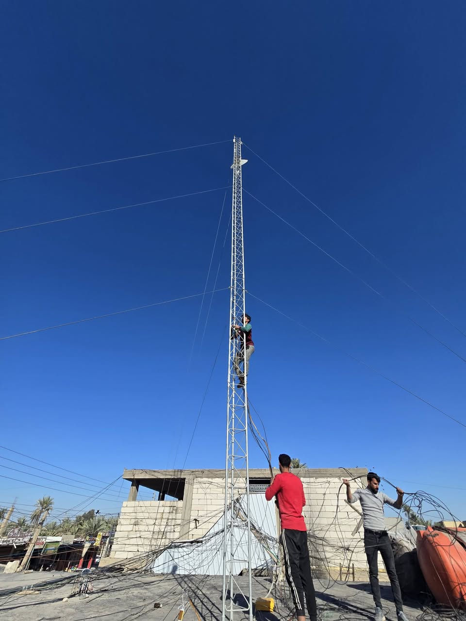 تم تفصيخ ونصب ١٨ م كربلاء طويريج.
***********
علاء
