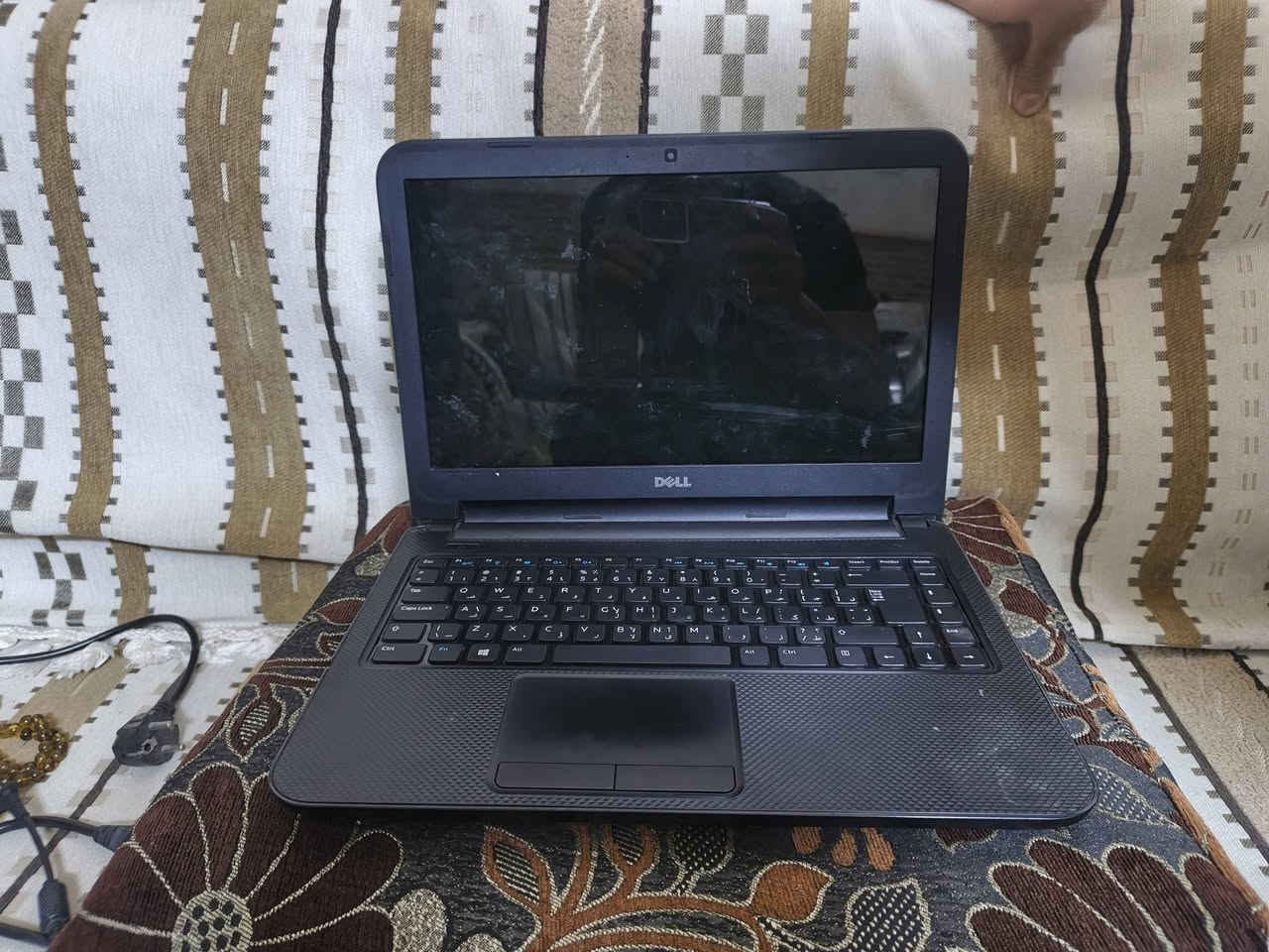 للبيع شلع بيهن شاشات شغاله وبيهن بورات بسعر مناسب ***********
