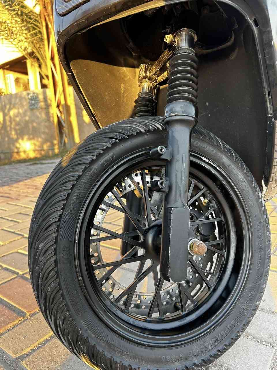 سلام عليكم دراجه شحن رانج روڤر شركة الجوهرة البحرية الدراجه كُلش نضيفه والدراجه مال بيت مامتعوبه 6بطاريات مسطرة مو العاديه اكرر مسطرة الدراجه مكفوله من كلشي بس بيه نقوصات بسيطه الدراجه ب750 وبيه مجال لوما مستعجل على بيعته مااعرضها بهيج سعر اني ماخذها بمليون 450 والوصل يمكم بالصور  مكاني بغداد الغزالية شارع البدالة *********** الشراي يتصل عليه وبيه خير ويدلل
