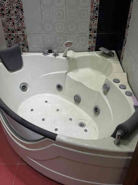 السلام عليكم .. غراض بيت بزيونة شلنه منه قبل سنة بالضبط وباقيه الغراض بي حتى مماسحها والغراض كلها شركات اصليه سامسونك والجي وتوسوت والمطبخ واحد خشب بلوط اصلي واللاخ hdf والغساله lg وغرفة اطفال وميز طعام ٦ كراسي خشب صاج ومعرض وميز تواليت وكلشي موجود للبيع حكتب اسعار تعليقات وهذا تليفوني للاستفسار ***********
