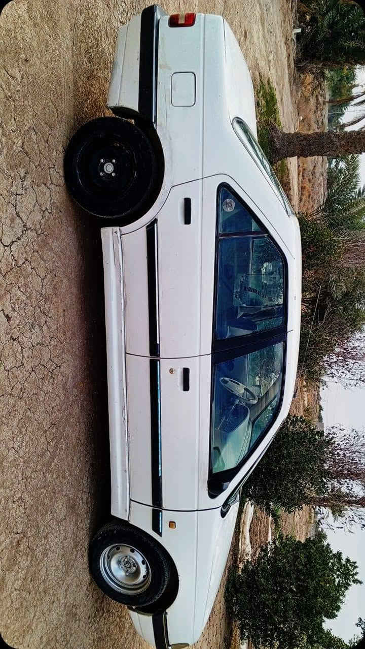 السلام عليكم  ورمضان كريم عليكم 
بيجو ٤٠٥ موديل ١٠ بسمي رقم انكليزي نجف ٣٣ بيها مجال

الرقم للاتصال ***********
