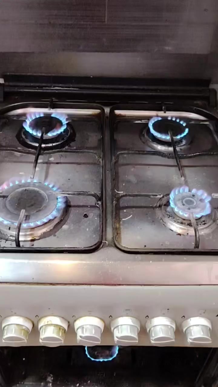 طباخ شغال للبيع اربعه عيون وفرن ناره زركه للبيع بسعر 75


**إذا كنت صاحب هذا الإعلان وتريد حذفه لأي سبب، رجاءا أرسل رسالة إلى الدعم الفني**