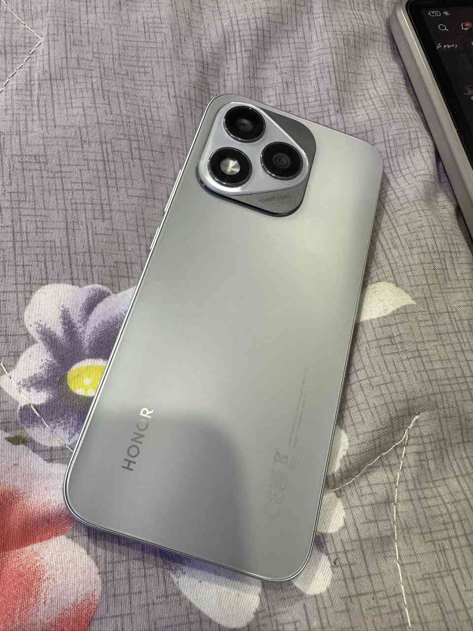 سلام عليكم هونر 400لايت ستخدام قليل للبيع  نضافه١٠٠ اخو الجديد كامل ملحقات السعر ٢٢٠ عنوان بغداد الشعله
***********
