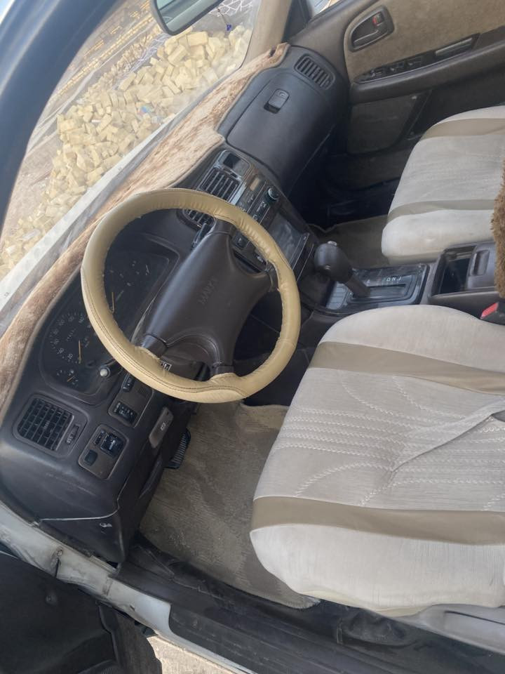 سلام عليكم اخوان سياره مارك نفخ مكفوله من العيب الشرعي موديل1992سياره نضيفه كير جديد مكينه مجفته فحص موجود سياره دواخله جيس ومسجل شغال مداور مباشر ارقام إنكليزي رقم صاحب السياره ***********
