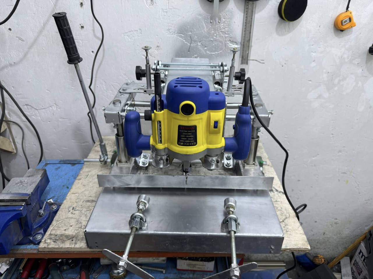 فريزة الصقر  الموديل الجديد المصنوعة من الحديد المغلون

ضمان سنة

صناعة عراقية ممتازة

للتواصل ***********
