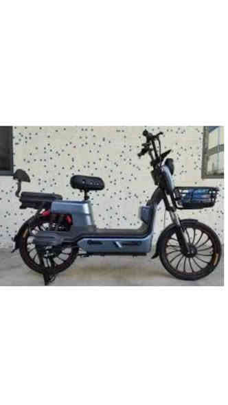 سلام عليكم 
دراجه HIS 2025 
جديده بعدها بلباكيت مستعمله شهر وباتيرات فاحصهن جديدات بعدهن كل الكهربايات شغاله اي نقص مابي
وشاحنتها وياها البلاديه 
سعرها 400 وبي مجال للشراي 
مكاني بغداد مدينه الصدر 
***********هذا رقمي ما أتواجد هواي على الفيس
