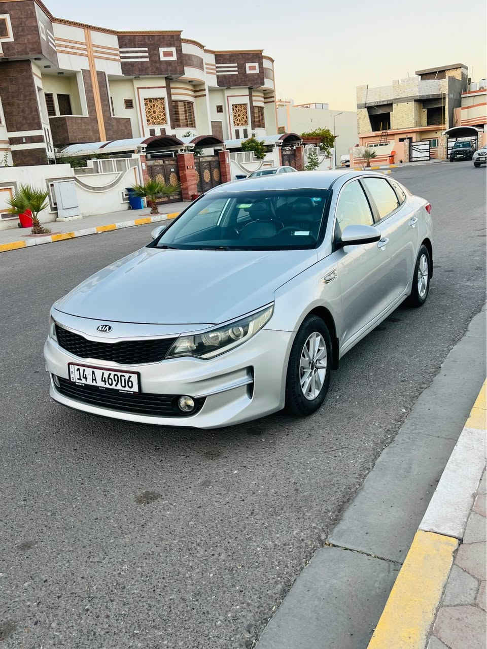 السلام عليكم كي فايف 2018وارد كوري سياره فقط بيها 3قطع صبغ من كوريا والباقي كفاله سياره جاهزه كير مكينه حداده مكينه 2400دوش اصل بانزين تدفئه تبريد تخم تاير جاهزه السياره 
السعر 150وبيها مجال 
مكاني البصره 
للاستفسار *********** البصرة, العراق
