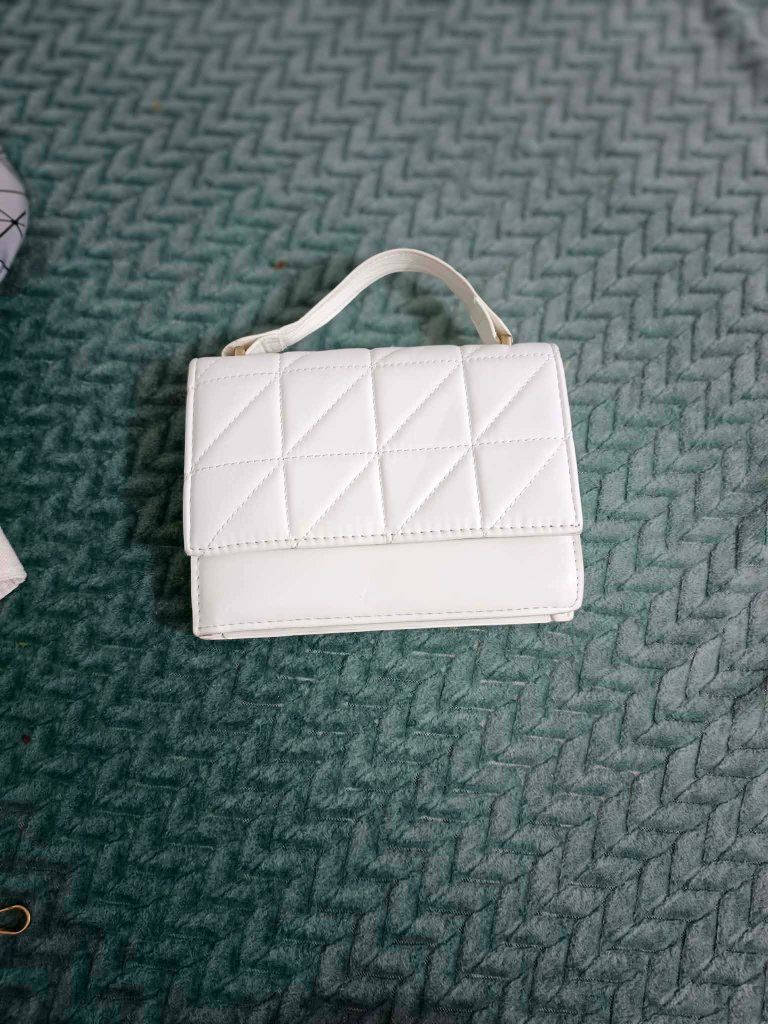 اريد ب١٥٠ ابيعهم50قطعه يردهن يدخل خاص


**إذا كنت صاحب هذا الإعلان وتريد حذفه لأي سبب، رجاءا أرسل رسالة إلى الدعم الفني**