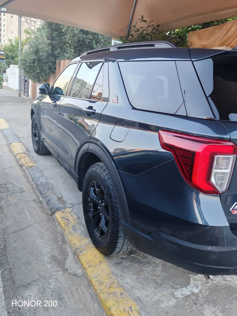فول واحد على واحد
خمس كامرات محيطية
 رادارات ٣٦٠ درجة
بانوراما
شفتات بالستيرن
كشنات جلد لونين وكهرباء وتدفئه بالكشنات و VIP
دبل اكسل
صندوق شفط كهرباء
كلش هواية مواصفات بيها مواصفات التمبر لاين معروفه 
السيارة كلش حلوه ماشية ٤٤ الف حادثها جاملغ صبغ وربع الباب وشبر تعديل بارد وكلها بشرط الفحص
السعر 260 وبيها مجال بسيط
للاستفسار اكثر الاتصال *********** أربيل, العراق
