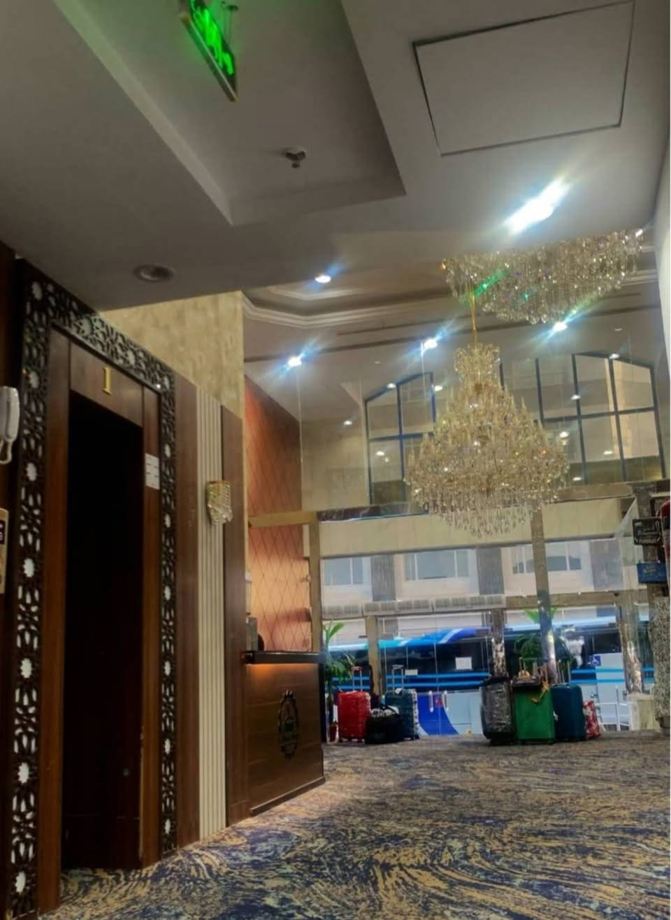 اللهم لك الحمد والشكر بفضل الله وكرمه وتوفيقه علينا بعد النجاح الذي حققناه في رحلاتنا تم التعاقد مع فندق مميز خمسة نجوم في منطقة محبس الجن جهة السقايف المطلة على باصات النقل المجاني من وإلى الحرم المكي (((فندق ميسان المحبس جهة السقايف))))) وهو من أرقى الفنادق وسيكون اسعارة كالتي
♦️أوائل ((((650 $))))
♦️أوأخر ((((900$))))
♦️شهر كامل ((((1100$))
الراغبين مرافقتنا سيكون تسليم الجواز اعتبارأ من يوم غد لغرض حجز له مقعد لان المقاعد محدودة جدأ جدأ 
المتعهد غانم الحسين الجنيد رقم الموبايل *********** قرير المرير
