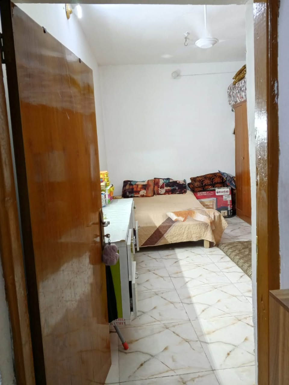 بيت لبيع قرب مدرست الجوهره المساحه ١٢٥متر يحتوي على غرفتان وصاله وستقبال وحمامات داخلي وخارجي السعر ٨٥قابل لتفاوض باقي التفاصيل واتساب ***********
