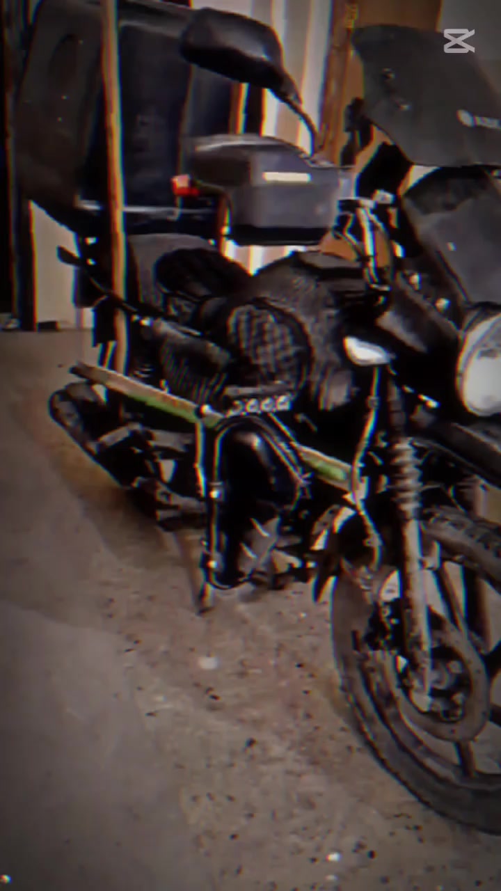 سلام عليكم بوكسر جبلي للبيع مليون 700 وبيه مجال لطيبين مرقمه كامل مكمل مابي اي نقص لوحات نكليزي تجي تفحص ومحرك ناعم وخبل تواصل واتساب*********** متواجد  ديالئ و بغداد
