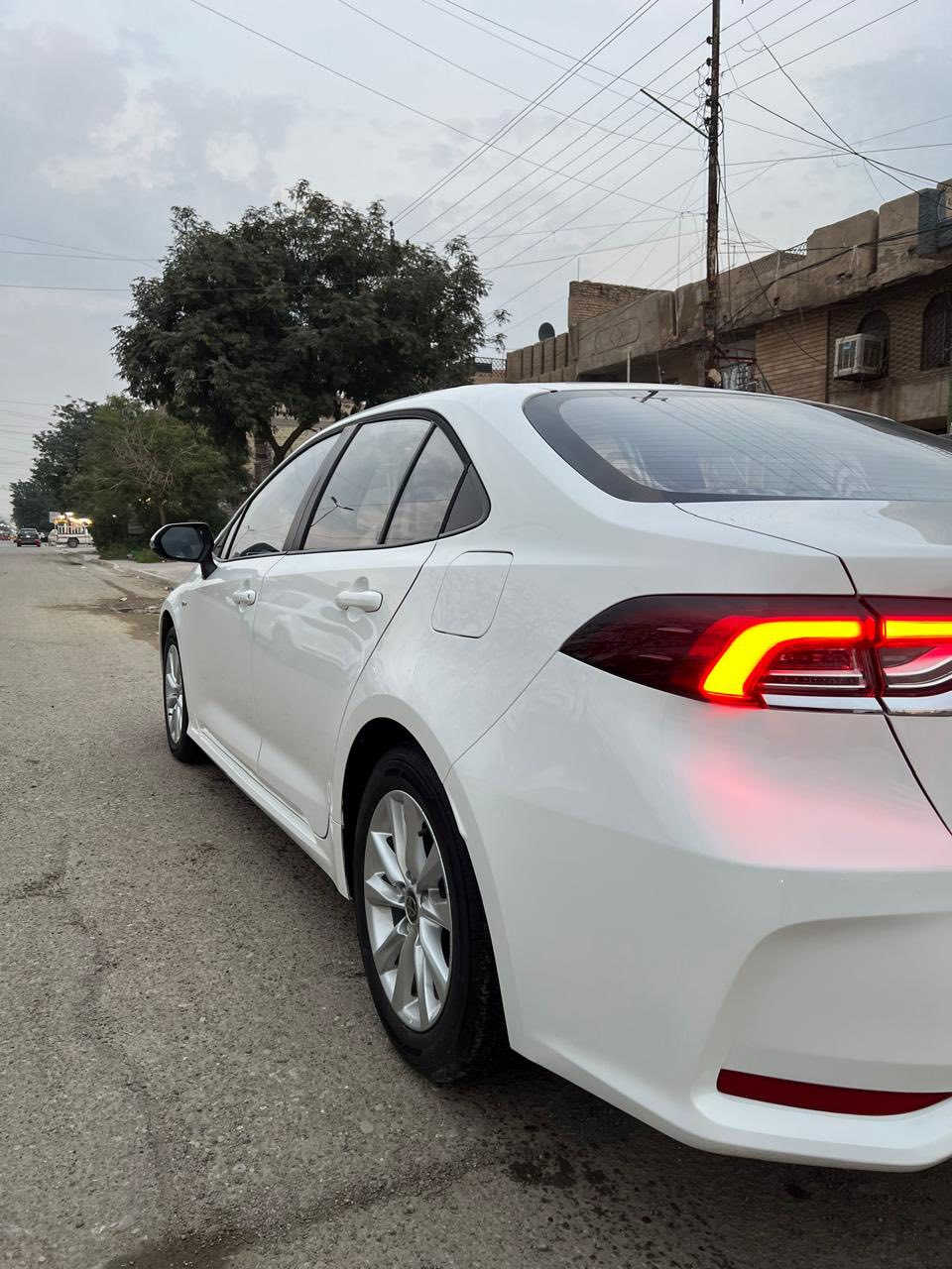 كورلا 25 فول مواصفات  عدا الكراسي مو كهرباء مكفوله  ماشيه 3000 كيلو باسمي مكان بغداد الشعب السعر 23600 هـ/*********** من الزيرو على ايدي
