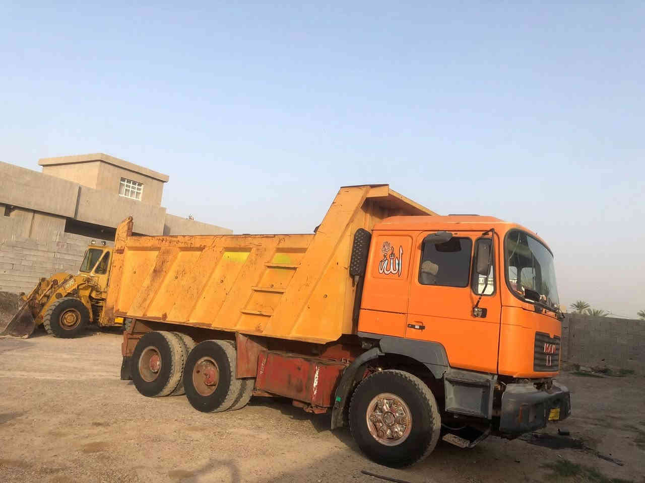 سلام عليكم مان للبيع موديل 79 محدثه قماره 2000 بدي تفصال جديد محرك البي 28 كير 111 مجموعه نص جي اف بولبرن جبير رقم انبار صدامي مسجله راس راعيها يحول ثاني يوم سياره بلادي طويله سعرها 135   مكانها رمادي سجاريه 
***********
