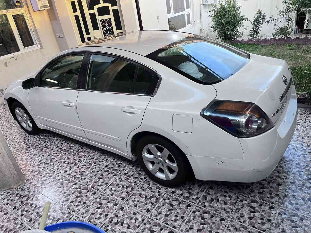 السلام عليكم
التيما 2007 SL وارد اميركا
السعر 80 $ وبيهه مجال
مواصفات معروفه  
مكينة ٢.٥  حادث جامرلغ خلف السائق والباب الخلفي والصندوق مصبوغ توحيد لون 
مكينة تنقص دهن 
وعليه غرامات ٧٠٠ الف ينزل من سعرها 
كير جديد صدر كامل جديد تخم تاير جديد مازدات جدد
السياره حلوه   ونضيفه 
صورة الحادث مرفقة 
مكان ديالى شهربان 
أتكفل تحويل راعيهه موجود بديالى
رقم ***********
