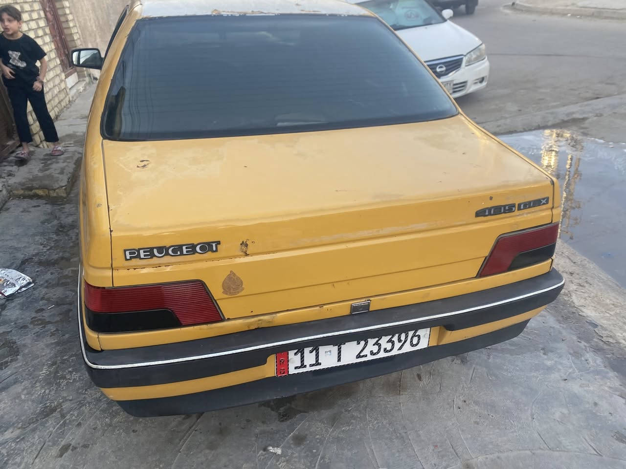 سلام عليكم للبيع بيجو موديل 2010 صدر امامي خلفي جديد مكينه بيه خيط بخار خفيف مكان بغداد بلديات ***********السعر 26
