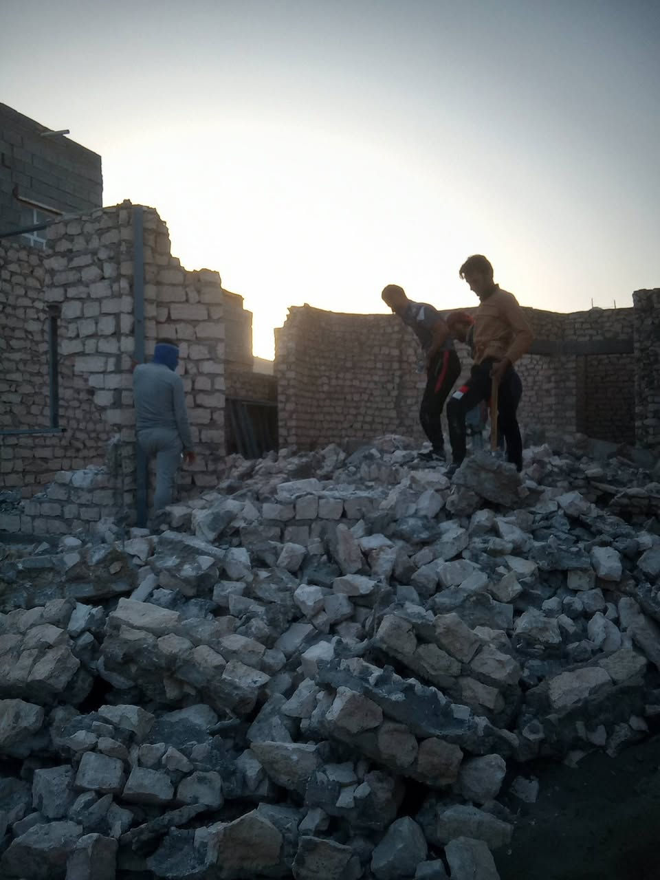 سلام عليكم  /  يوجد كادر عمل جاهز /  تصعيد مواد /  تنضيف بيوت /  تفليش /  تكشيط /  دفن نهري /  شقلنه ليل ونهار /  ومعداتنه جاهزه  ومالك دخل بكلشي تأخذ شقل جاهز مني سلمني شقل وتأخذ شقل جاهز / ماعليك بس تصال على رقم /// ***********
