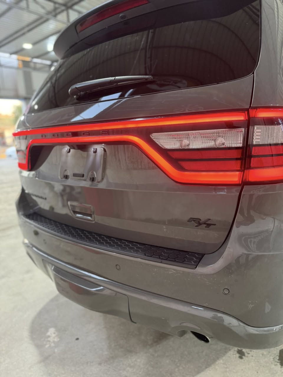 السلام عليكم دوج دورنكو ار تي RT هيمي لون إسمنتي سموك دخول جديد حادث بسيط فقط بارد بي دي آر شبه الكلين والباقي مكفوله كفاله عامه فول مواصفات داخل احمر منفصل كشنات شفتات فوول السياره فتحه وردار امامي العنوان بغداد جميله السعر 358 وبيه مجال ***********
