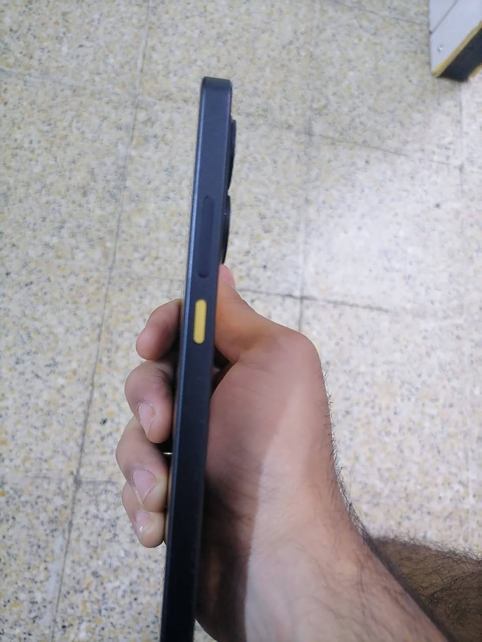 سلام عليكم جهاز بوكوx7برو للبيع فقط جهاز نضيف استعمال قليل ذاكره 512 عشوائيه 12+6 يعني عشوائيه 20  سعره حلو ومناسب ب ٤٠٠ وبي مجال قليل رقم هاتف ***********
ومعى كارتونته الاصليه شرط جهاز جديد لوك شخط مابي يشغل 120 فريم حقيقي وكذالك شاحنه 90 واط معى
