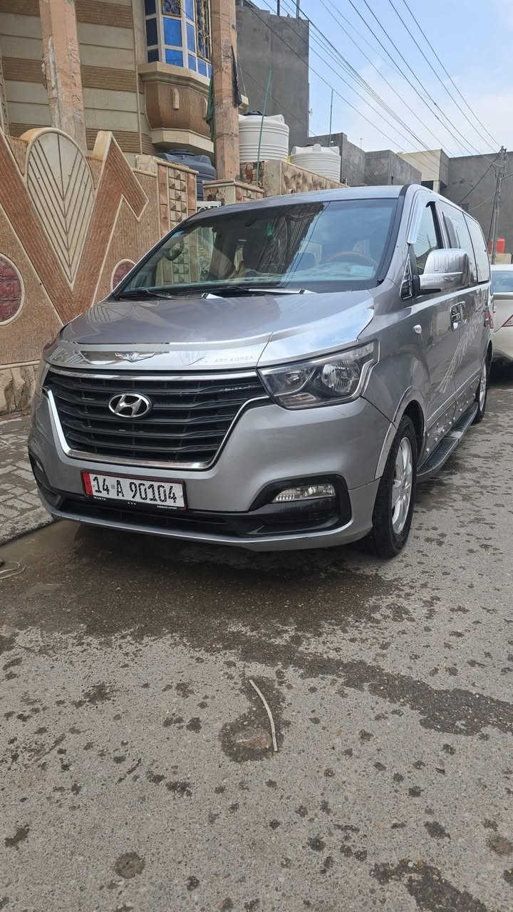 السلام عليكم 2019 اصل بيها بارد بالبنيد والجاملغ امامي ونفس جاملغ بي كلير من كوريه  وشبر بجامل الخالفي والباقي كفاله محرك نص بنص مجول ودبلو تخم تاير حداديه تبريد ثلج بصره رقم جديد رقم ***********/***********
