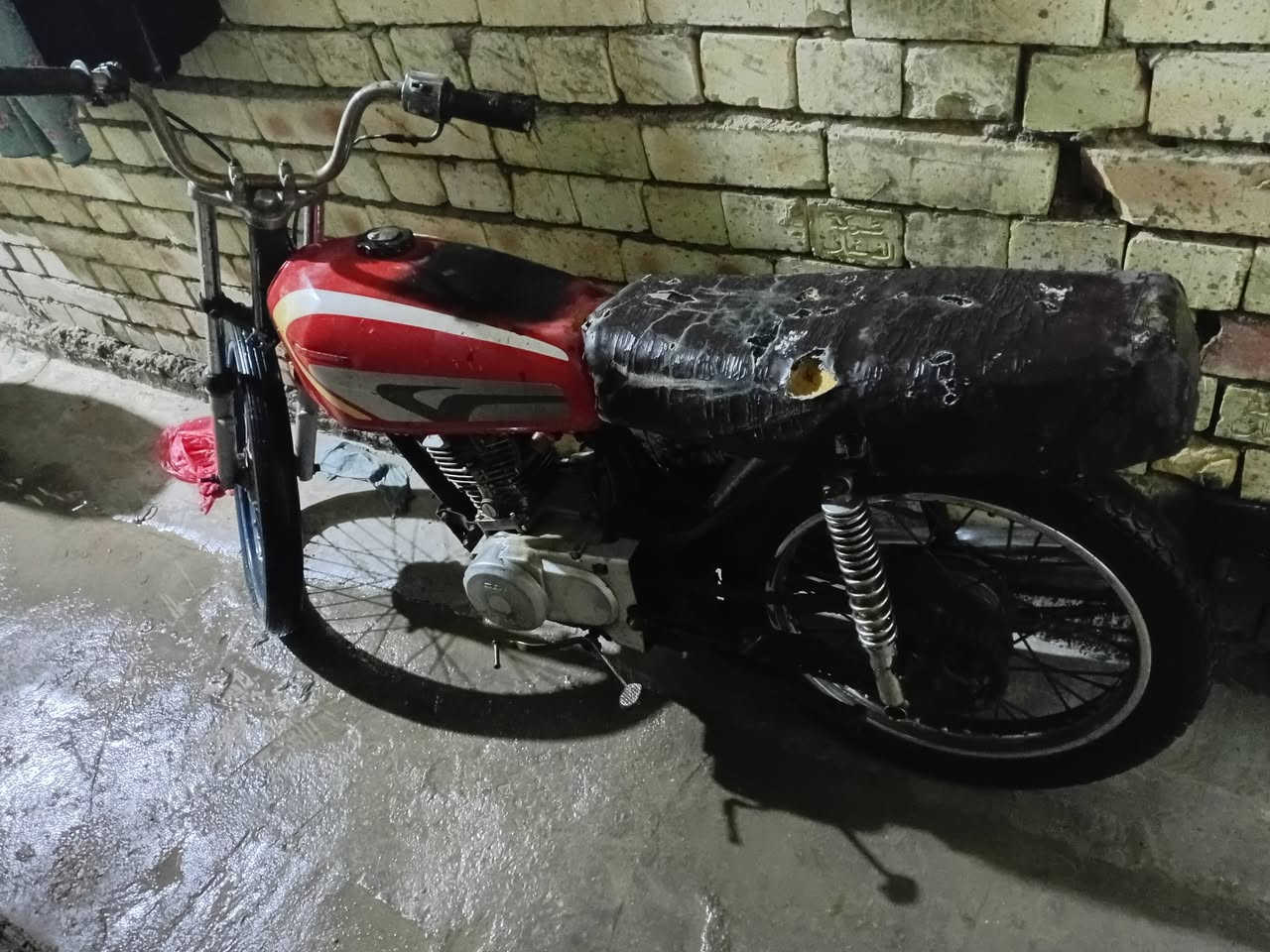 مكلف بنشر تصل على راعيه اربعه كير السعر ١٠٠  ملاحظه الدراجه الهندر يفتر بوش  ابيعلك كوم حديد  شغاله رقم راعيه 
*********** مكانه شارع محطة سمى كربلاء حي الوفاء
