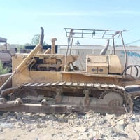 بلدوزر كوماتسو ياباني 85 بلاد بلاد مكفوله رقم وسنويه بسمي بغداد فقط عو...