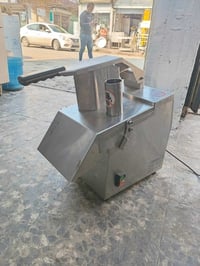 قطاعه خضار • مطبخ