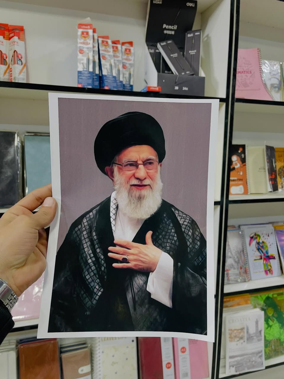 📸 متوفر طباعة صور حسب الطلب

🔹 صور بدون إطار 
🔹 صور مع إطار 🖼️ 

💰 الأسعار جداً مناسبة ومنافسة

📍 متوفر لدى مكتبة كلكامش – الفرع 2
🏬 سوق الـ4000 مقابل حسينية المرتضى
🚚 متوفر توصيل

للاستفسار راسلونا على الخاص �


**إذا كنت صاحب هذا الإعلان وتريد حذفه لأي سبب، رجاءا أرسل رسالة إلى الدعم الفني**