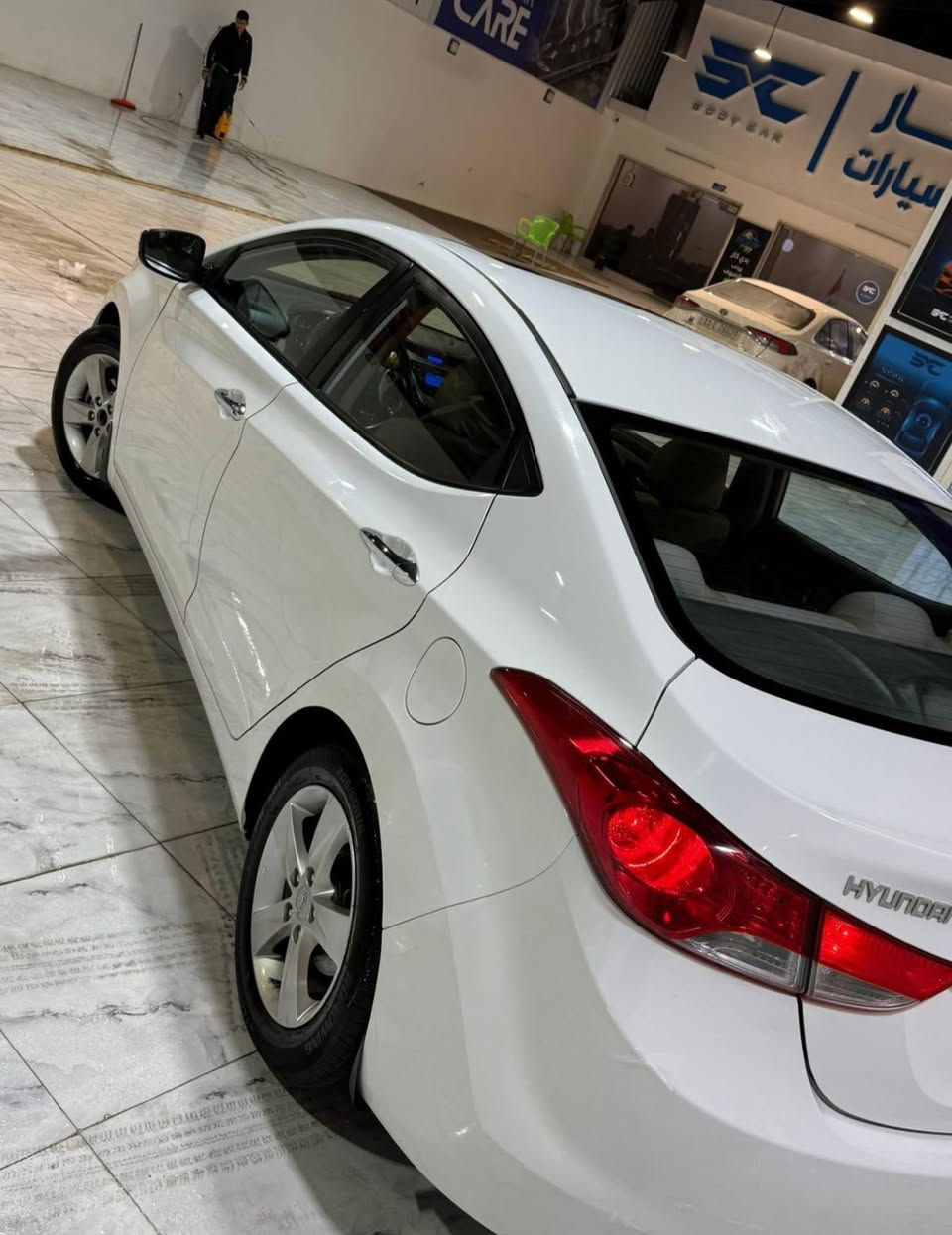 النترا 13 كص جنطه دخول جديد ادوات ادوات السياره فول للخير وجاهزه من كلشي حداده 100/100  بصمه فتحه بل سقف كشنات تدفئه اشاير بل مري دواخل بل نايلون مكان سياره بصره سعر 55 وبيها مجال قليل
***********
