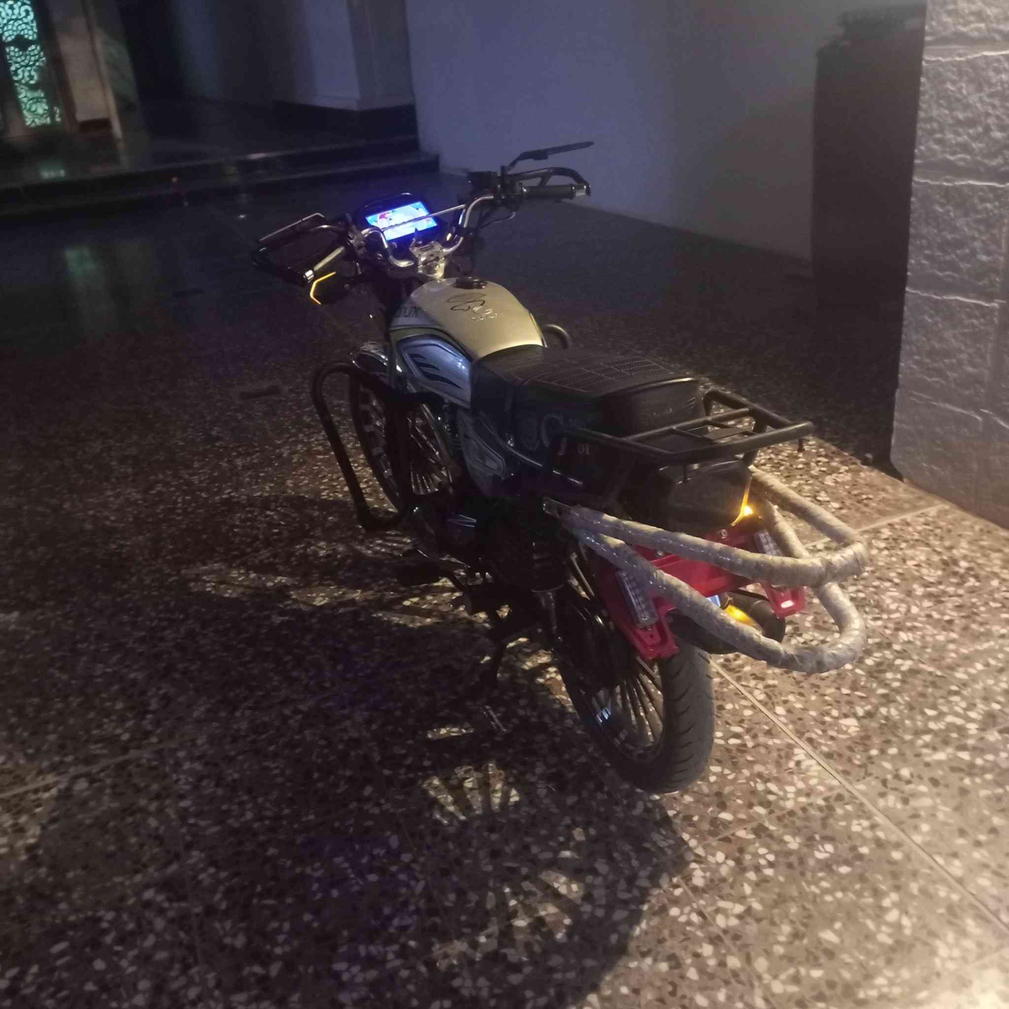 سلام عليكم دراجه سونك موديل 24  للبيع سعر 850 وبي مجال قليل مكاني رمادي تواصل خاص


**إذا كنت صاحب هذا الإعلان وتريد حذفه لأي سبب، رجاءا أرسل رسالة إلى الدعم الفني**