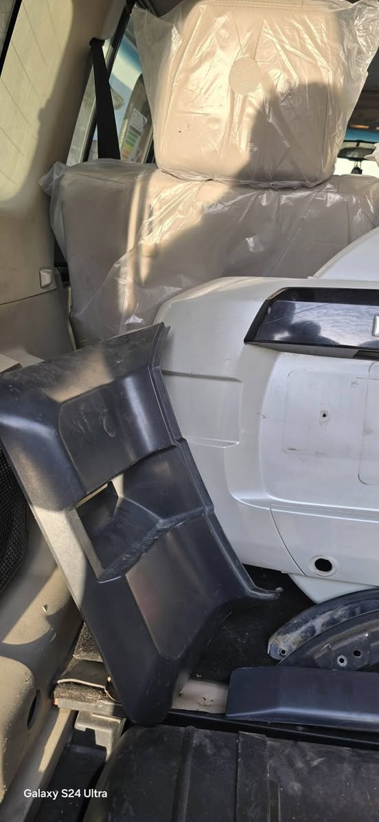 السلام عليكم
كفر سبير خلفي مع الجوانب 
والمساطر الجوه جديد بشكل 
١٥٠ نهايتهن ***********
