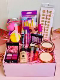 بوكس عيد الحب –  السعر 18 التوصيل 5 الاف  07867743356 دلال وجمال كامل ...