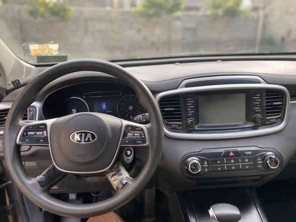 السلام عليكم سورنتو ١٩ وارد امريكي
محرك ٤ سلندر ٢٤٠٠ جي دي اي بيها منظومة غاز شادها بالدورة سنوية ل٢٠٢٠ فور ويل كشنات جلد جام اوتو رادار جانبي مانع ازلاق مثبت سرعة و ٤ انظمة سياقة ٧ راكب رقم انكليزي تحويل ثاني يوم حادثها بامريكا الباب خلف السائق معمر ماشيه ٨٣ الف ميل استخدام شخصي مكفولة السيارة السعر ١٨٧ 

*********** عنواني بغداد غير متواجد على الفيس
