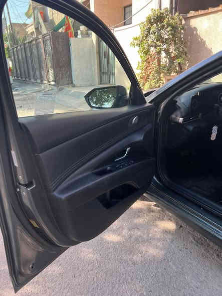 النترا ٢٠٢٥ وارد امريكي هايبرد ماشية ٩ كيلو صبغ فقط بنيد  رقم  بغداد 

المواصفات: 

1-بصمة تشغيل.

2-دخول بصمة.

3-تشغيل عن بعد. 

5-صندوق ذكي 

6-رادارات 360 درجة نظام النقطة العمياء.

7-نظام محافظة على المسار.

8-قيادة ذاتية..

10-رادار خلفي 

12-بك لايت LED.

14-تحكمات ستيرن كاملة

15-تبريد شاشة مناخين منفصلين.

16-شاشة معلومات  ابل كار بلي+اندرويد اوتو  

17-شاشا كامرة.

18-نظام صوتي سماعات boss

19-autohold اوتوهولد 

20-هاند بريك بصمه

21-وضعيات قياده ( سبورت ، نورمل ، سمارت)

22-مراية وسطية تعتيم ذاتي

Abs &Esp. السعر ١٦٥ وبيها مجال مكاني بعقوبة للبيع او مراوس
