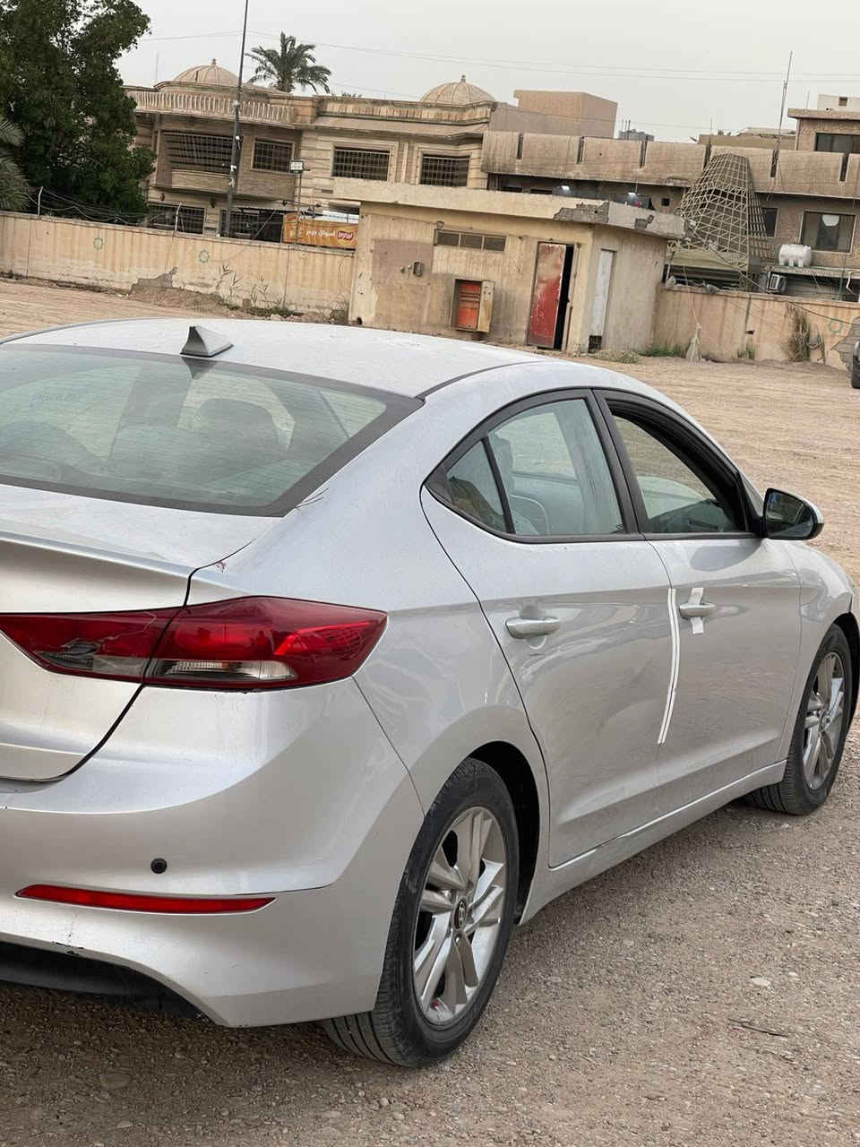 سلام عليكم
النترا موديل 17 وارد امريكي بس جاملغ خلفي مال بانزين 
سياره بسمي ماشيه 99 نضيفه كلش 

سعر 115 
***********
