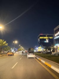 عقار تجاري • ٣٠٠م • شارع حيوي