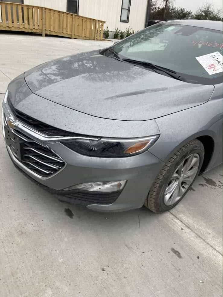 شوفرليت ماليبو موديل ٢٣
دخول جديد فحص مؤقت 
حادث خلفي بسيط قبق جنطه 
بدون ايرباك الايرباك كله سليم 
فوول مواصفات لأخير عده الفتحه 
راراد امامي خلفي كشن كهرباء 
ماشيه ٧٠ الف ٦٦ بامريكا و٤ هنا
السيارة حته الهزه كامله باقي بس الترقيم 
السعر ١١٨ وبي مجال لان مستعجل ومتوازي عله فلوس 
والله
***********
