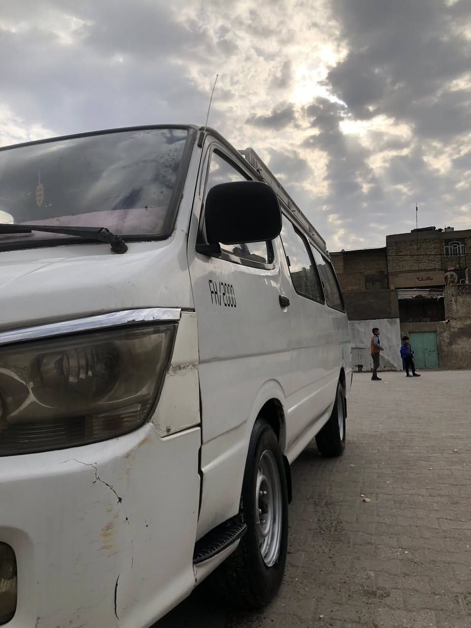 سلام عليكم كيه جنبي موديل 2007 سياره كلها جديده تعمير بيها مـטּ شريط وجوه اثر شخوط سياره بيها مكينه وكير ياباني ففتي اوتماتيك سياره تخم تاير جديد صدر جديد نص عمرمطلوبه غرامه وهيئة عل مشتري سياره تحويل مباشر بيها غرفه مال نيسان عاليه غرفتها مدوشمه جديد سياره بيها طخه موضحه بل صوره 
سعر 43 وبيها مجال الاستفسار رقم ***********
