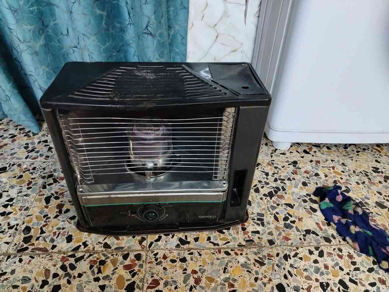 سلام عليكم  صوبه تلفزيونيه يابانيه نضيفه للبيع شغاله مكاني العبيدي قفله 50
***********
