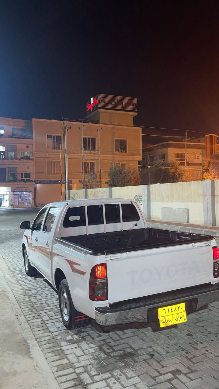 تۆیۆتا هایلۆکس بۆ فرۆشتن ٢٠١١ سعودی گیر تۆماتیک مەکینەی نەکراوەتەوە بەشەرتی و زەمان سەیارەکە لۆک لۆکە گیرو مەکینەو هەمووی بەشەرتە سەیارەکە وەکو شوشەیە یەک دینار مەسرەفی تیا نییە   ژمارەی موبایل ***********
