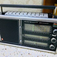 كروندك ستلايت 2000 • FM AM LW شغالة • بطاريات 6 و220V