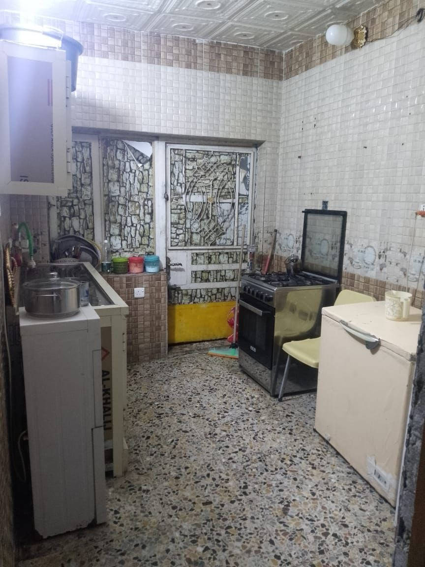 دار 🏠 لليـــــــــــجار المساحه 50 م 
موقع 📍 الشعب قرب سوك شلال وقرب مثلجات تفاحه 🍏
يتكون من طرمه ستقبال حولي مطبخ كبير ترك خدمات غرفه نوم 🛌 للاستفسار مكتب الباسم الشعب شارع الصحه واتساب فيس موجود *********** حسين الدراجي ابو الاكبر 💤💚
